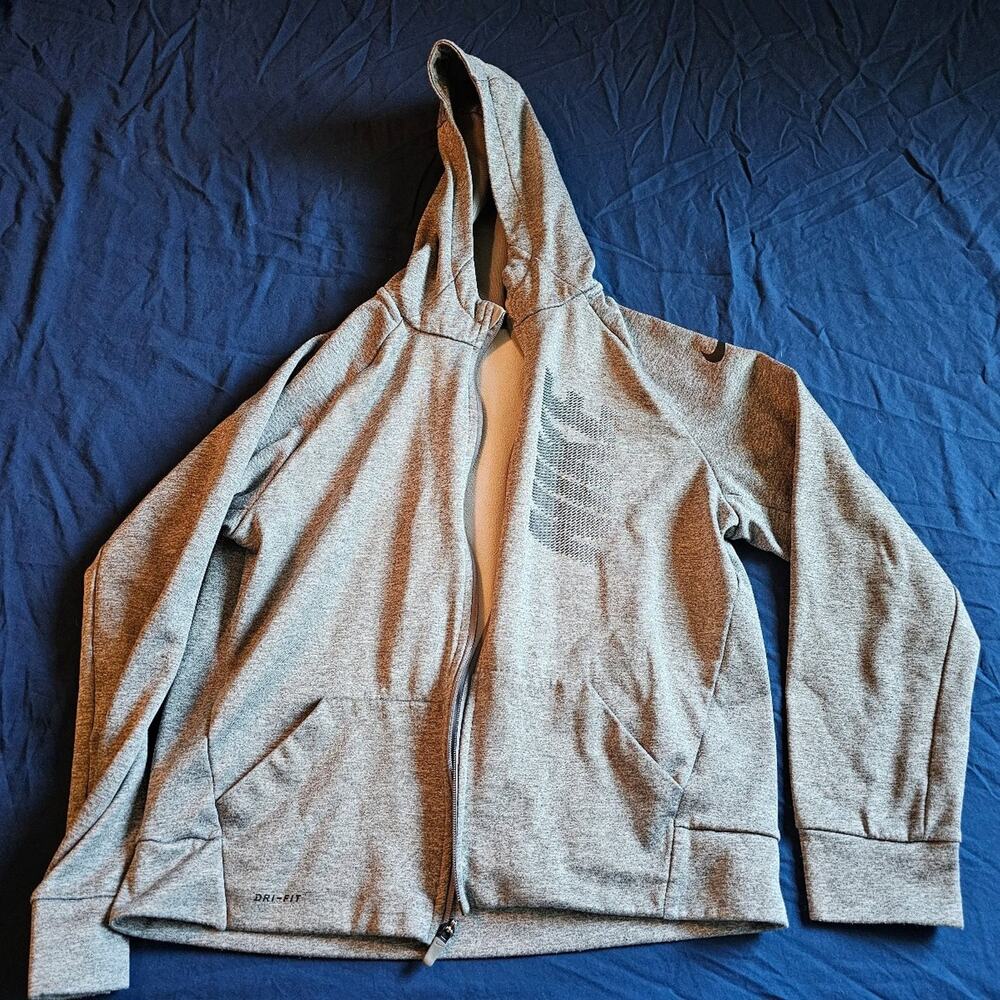 Nike Dri-Fit hooded sweatshirt jacket